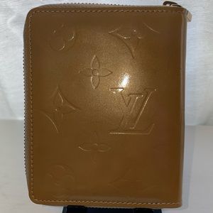 Authentic Louis Vuitton Monogram Vernis Tan Wallet 🤎